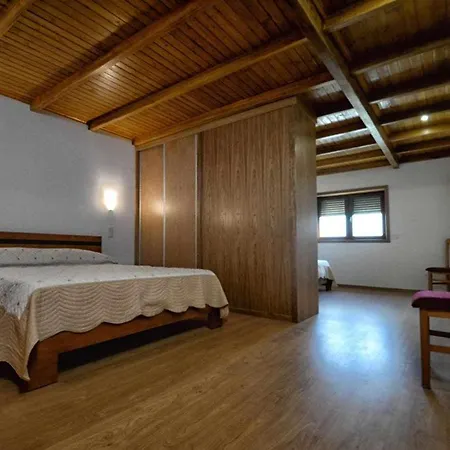 Casa Da Caneleira Camelias De Basto * Codecoso