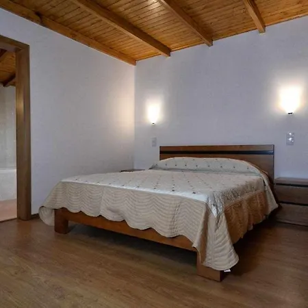 Country house Casa Da Caneleira Camelias De Basto