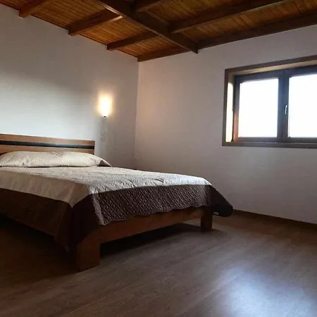 Country house Casa Da Caneleira Camelias De Basto *